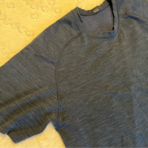 Men’s Lululemon Blue Short Sleeve Top - Time to Get Dirty Shirt - size M - Picture 3 of 10